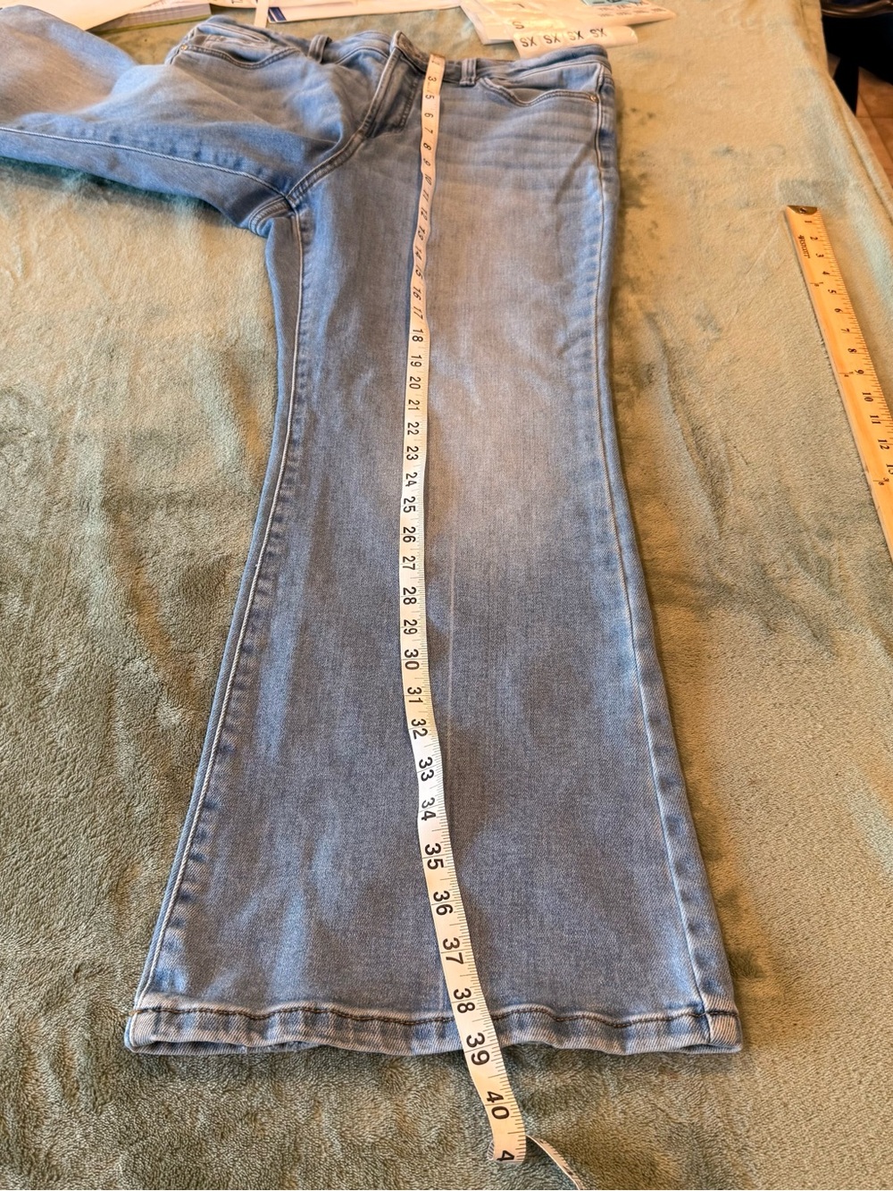 LC Lauren Conrad Women’s Light Wash Bootcut Stretch Jeans 14P Petite Blue Denim - Picture 8 of 9